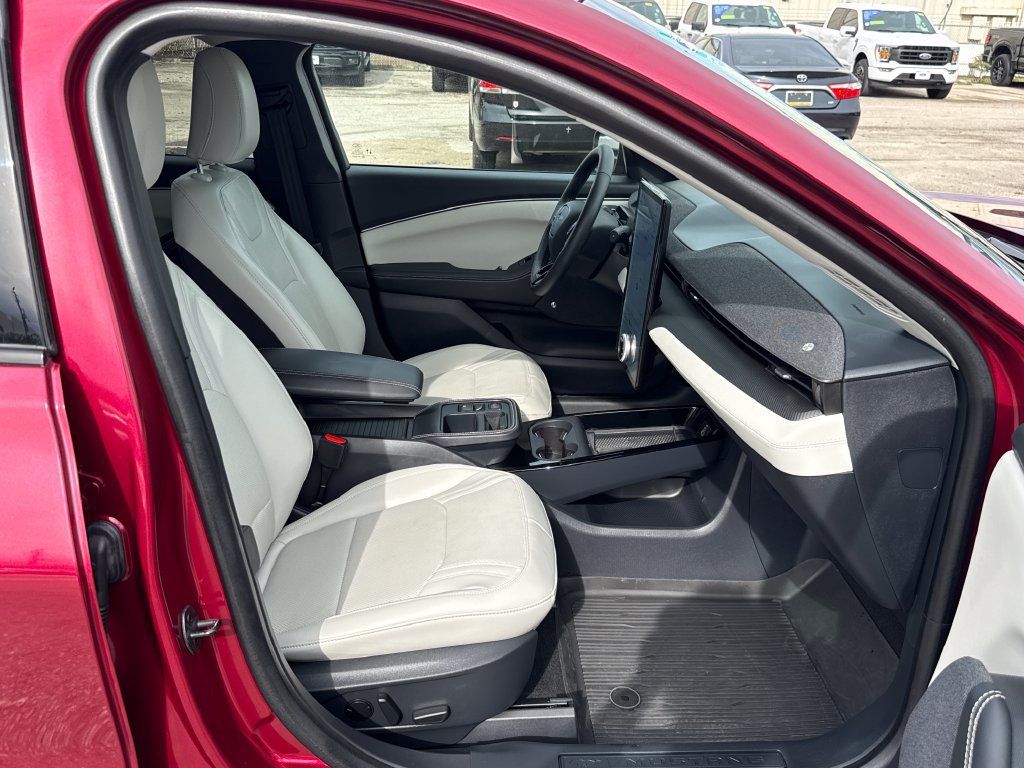 Used 2025 Ford Mustang Mach-E Premium RWD image 29