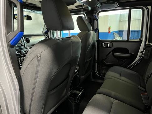 Used 2019 Jeep Wrangler Unlimited Sport S AWD/4WD image 17