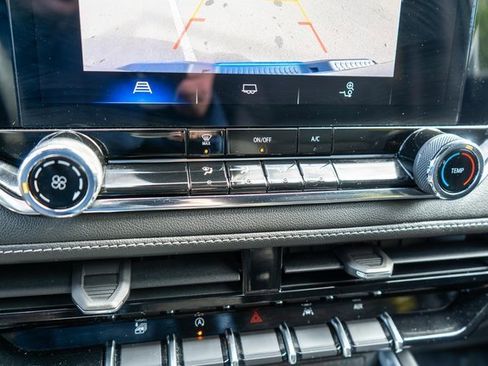 Used 2023 Chevrolet Colorado LT image 21