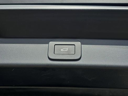 Certified 2025 Land Rover Range Rover Sport AWD/4WD image 13