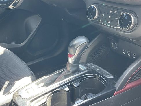 Used 2022 Chevrolet TrailBlazer RS FWD image 8