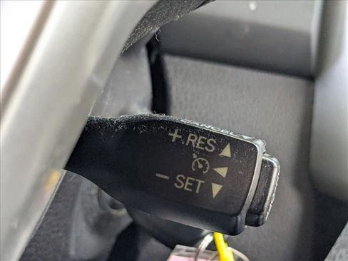 Used 2014 Toyota Highlander LE image 14