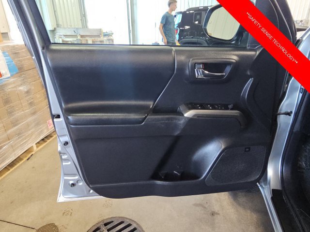 Used 2022 Toyota Tacoma Limited AWD/4WD image 13