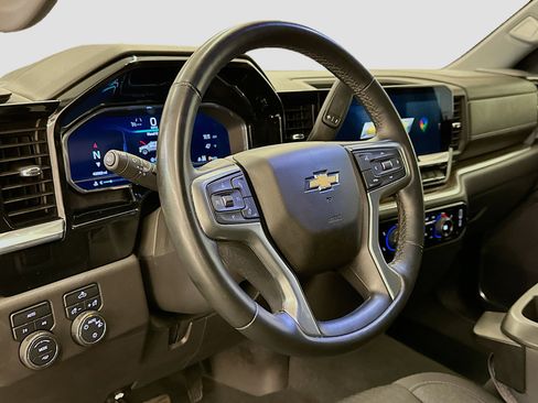 Used 2023 Chevrolet Silverado 1500 LT image 18