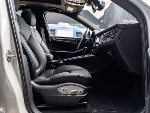 Certified 2024 Porsche Macan GTS AWD/4WD image 43
