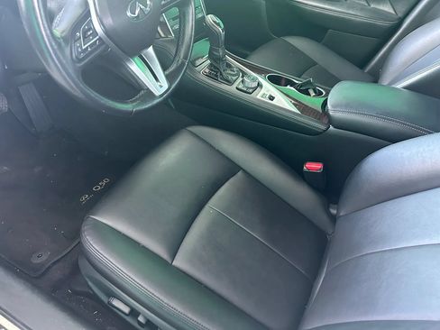 Used 2019 INFINITI Q50 Luxe w/ Essential Package (3.0T Luxe) RWD image 6