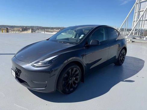 Used 2024 Tesla Model Y Long Range image 7