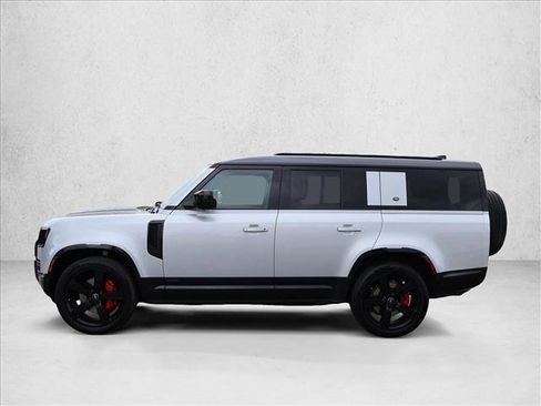 Used 2023 Land Rover Defender 130 X AWD/4WD image 9