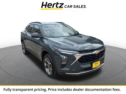 Used 2025 Chevrolet Trax LT FWD image 1
