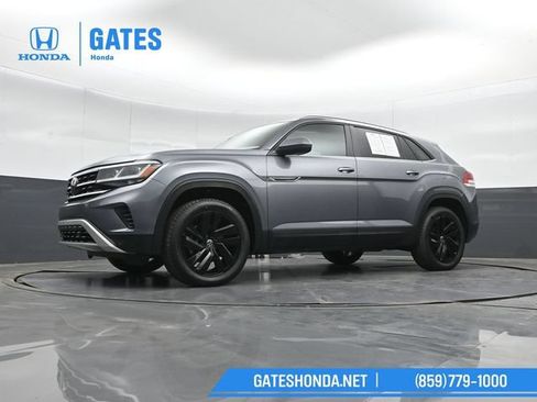 Used 2022 Volkswagen Atlas Cross Sport SE w/ Black Wheel Package AWD/4WD image 40