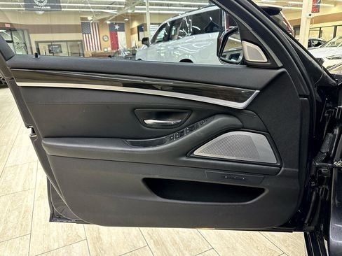 Used 2013 BMW 550i Sedan image 14
