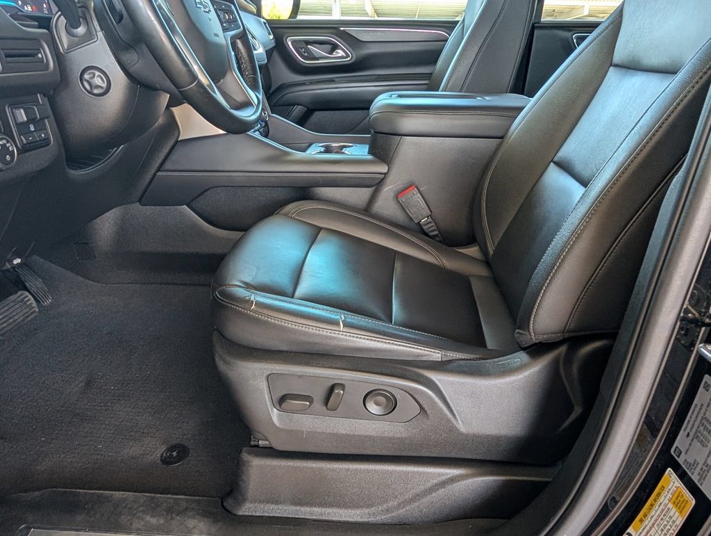 Used 2023 Chevrolet Tahoe Z71 w/ Luxury Package AWD/4WD image 17