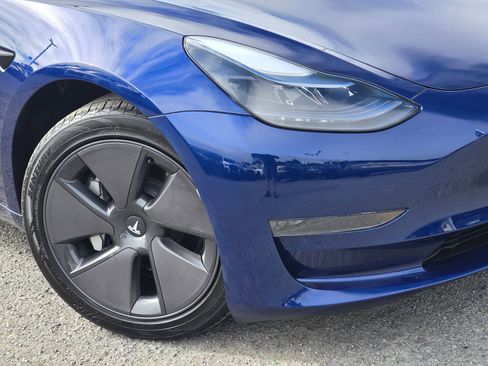 Used 2023 Tesla Model 3 Standard Range RWD image 9