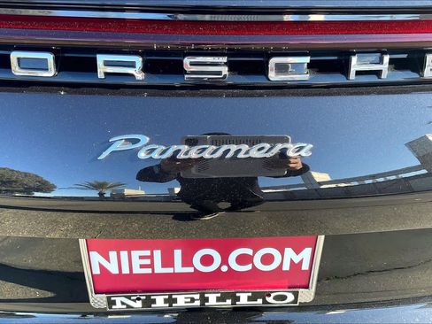 Used 2021 Porsche Panamera image 11