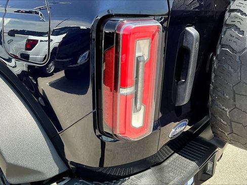 Used 2021 Ford Bronco Badlands w/ Sasquatch Package AWD/4WD image 32