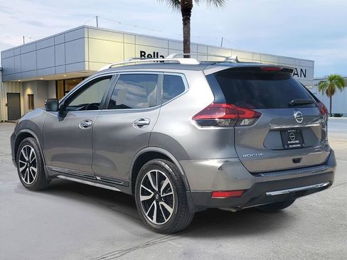 Used 2018 Nissan Rogue SL w/ Premium Package FWD image 4