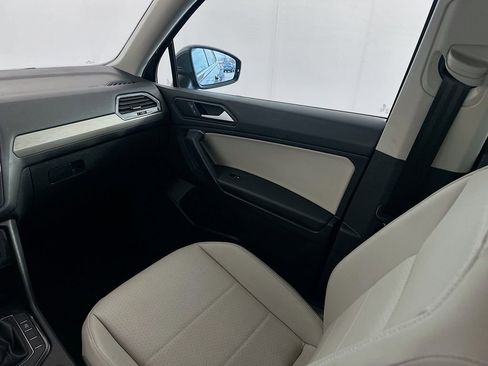 Used 2019 Volkswagen Tiguan SE image 22