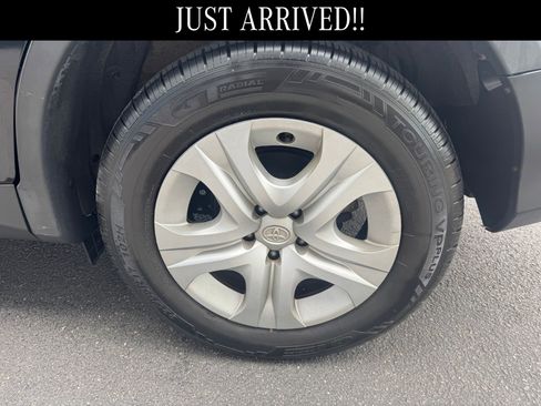 Used 2015 Toyota RAV4 LE image 6