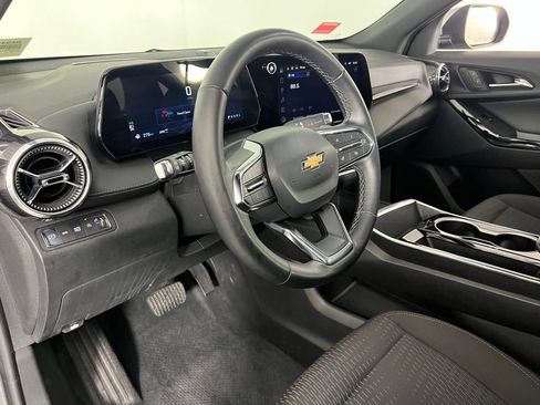 Used 2025 Chevrolet Equinox LT image 21