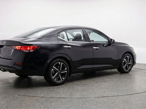 Used 2025 Nissan Sentra SV FWD image 9