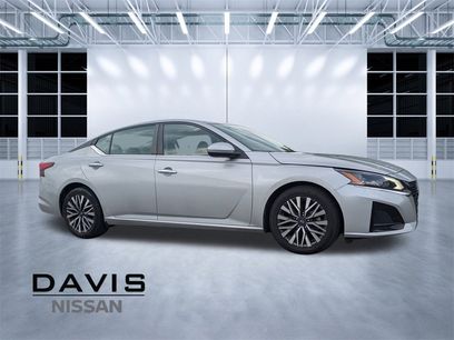Used 2023 Nissan Altima 2.5 SV