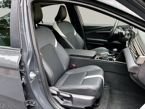 Used 2025 Toyota Camry SE w/ Multimedia Upgrade Package FWD image 9