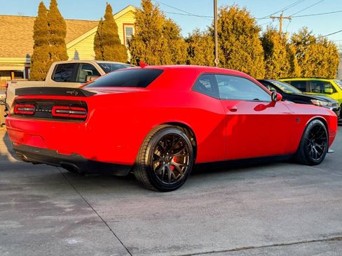 Used 2016 Dodge Challenger SRT Hellcat RWD image 2