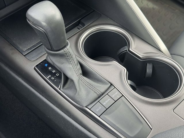 Used 2024 Toyota Camry SE w/ Cold Weather Package FWD image 36