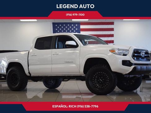Used 2017 Toyota Tacoma SR AWD/4WD image 1
