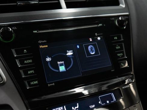 Used 2016 Toyota Prius V Four image 22