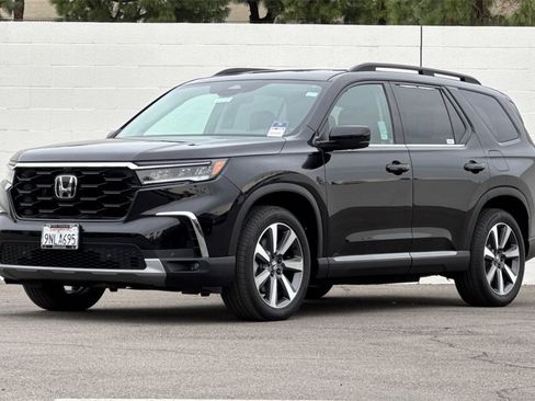 Certified 2025 Honda Pilot Elite image 11