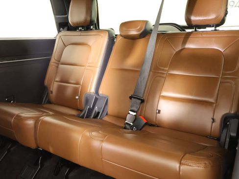 Certified 2023 Lincoln Navigator Reserve image 13