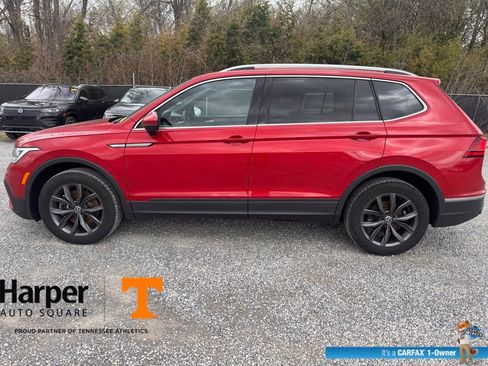 Used 2023 Volkswagen Tiguan SE image 2