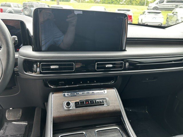 Used 2025 Lincoln Aviator Reserve w/ Illumination Package AWD/4WD image 7