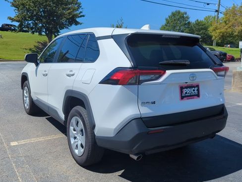 Used 2024 Toyota RAV4 LE FWD image 8