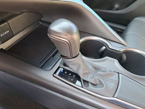 Certified 2021 Toyota Camry SE image 25