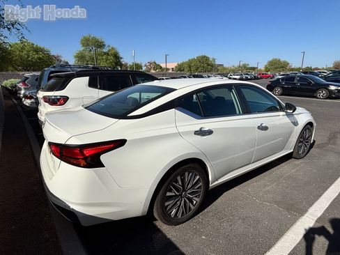 Used 2025 Nissan Altima 2.5 SV FWD image 4
