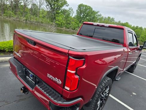 Used 2024 Chevrolet Silverado 2500 High Country w/ Technology Package AWD/4WD image 8