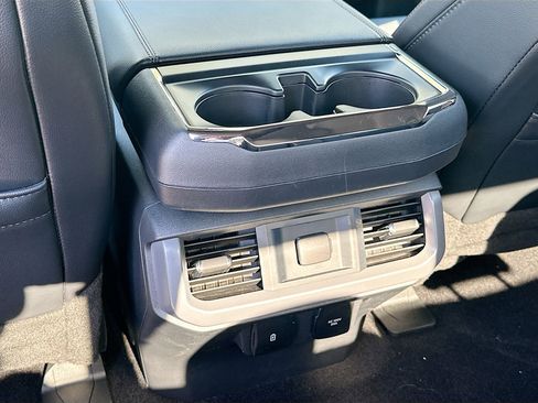 Used 2024 Ford F150 Lariat w/ FX4 Off-Road Package image 25