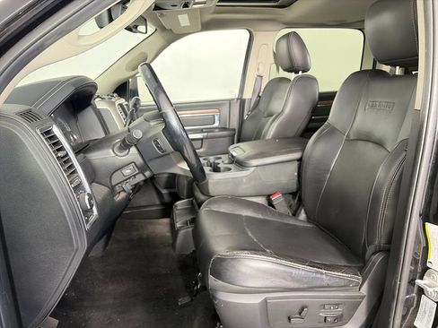 Used 2015 RAM 2500 Laramie w/ Black Appearance Group AWD/4WD image 11