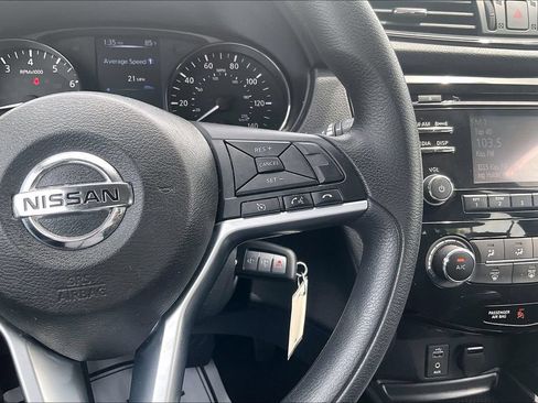 Used 2017 Nissan Rogue S AWD/4WD image 22