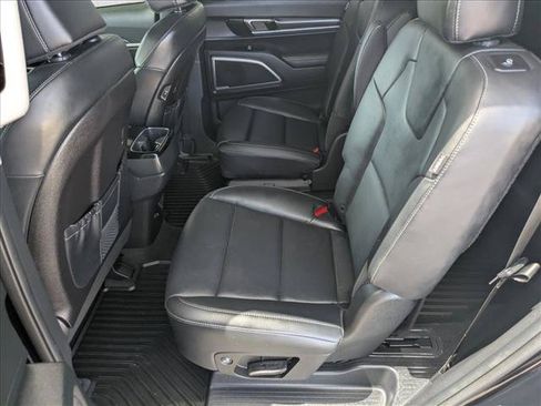 Used 2025 Kia Telluride S AWD/4WD image 17