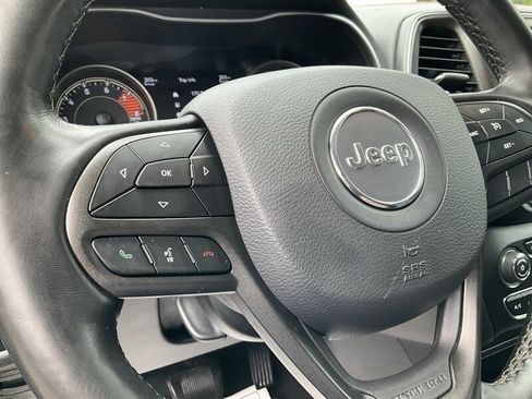 Used 2021 Jeep Cherokee Trailhawk w/ Premium Leather Package AWD/4WD image 24