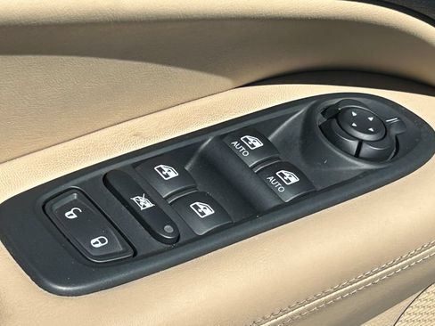 Used 2018 Jeep Compass Sport AWD/4WD image 25
