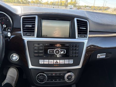 Used 2015 Mercedes-Benz GL 450 4MATIC image 19