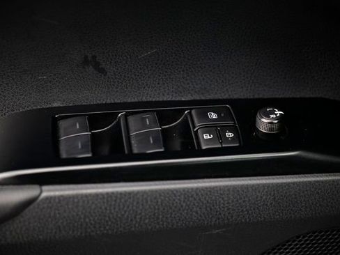 Used 2025 Toyota Camry LE image 17