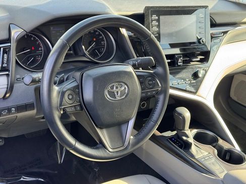 Used 2024 Toyota Camry SE image 17