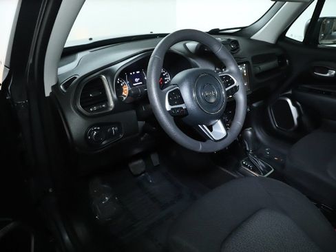 Certified 2023 Jeep Renegade Latitude AWD/4WD image 17