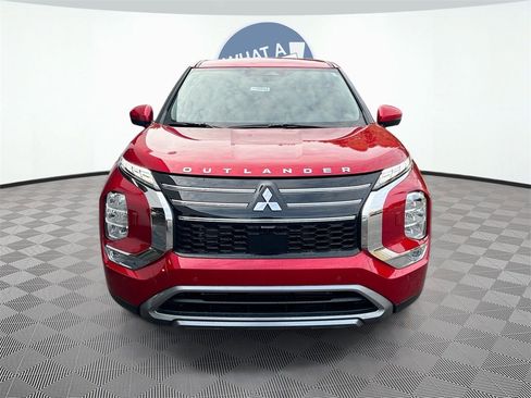 New 2025 Mitsubishi Outlander SE image 2
