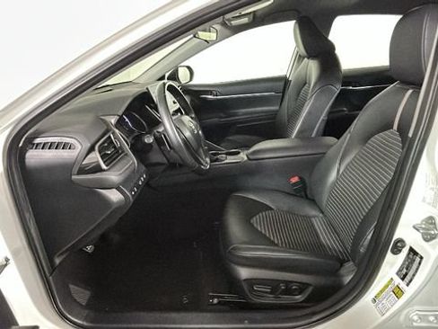 Used 2023 Toyota Camry SE FWD image 11